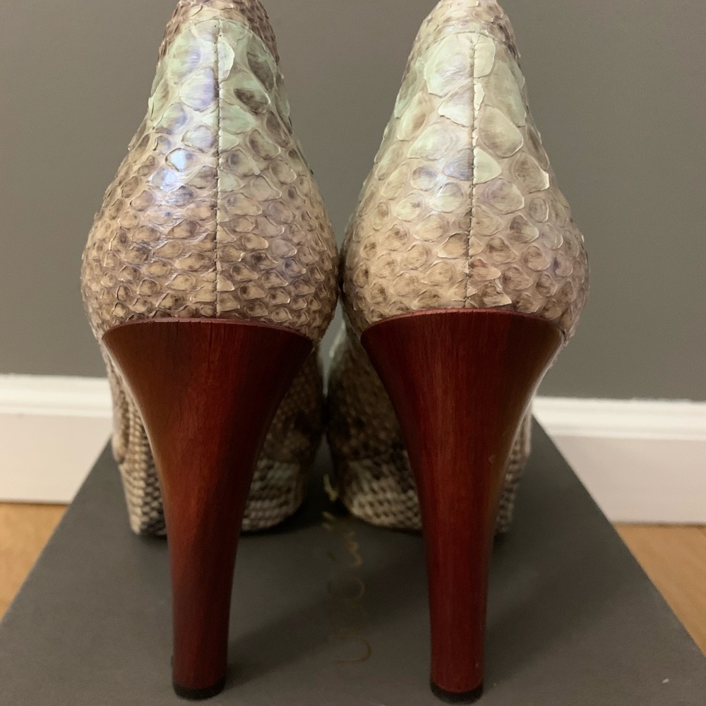 UGG Collection peep toe python heels - Picture 2 of 6